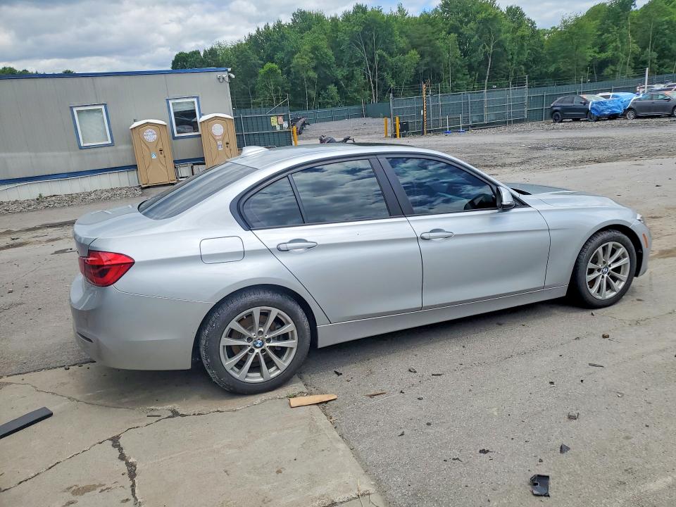 57504076 :رقم المزاد ، WBA8A3C53JA489382 vin ، 2018 Bmw 320 مزاد بيع