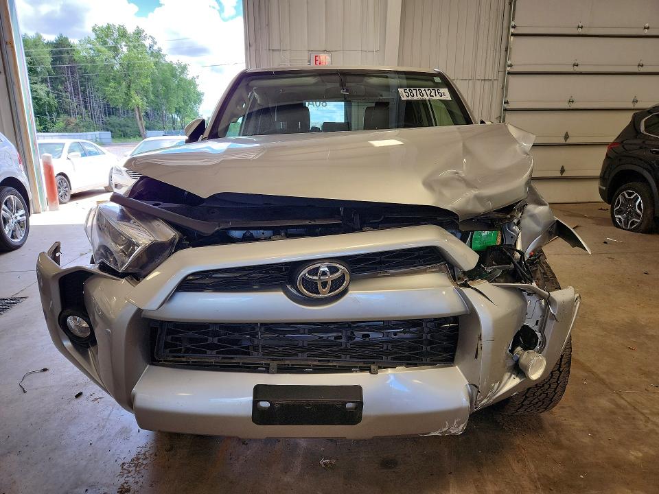 58781276 :رقم المزاد ، JTEBU5JR1H5455201 vin ، 2017 Toyota 4runner مزاد بيع
