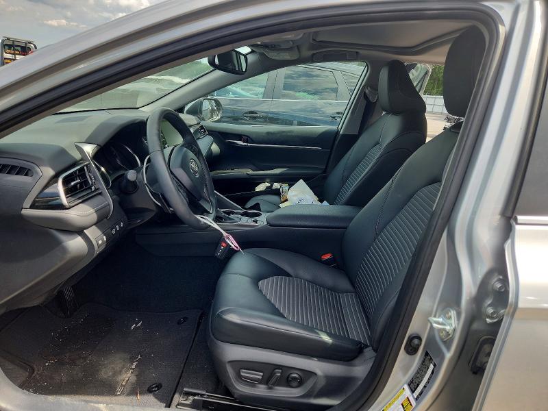 55318696 :رقم المزاد ، 4T1T11BK3NU061207 vin ، 2022 Toyota Camry مزاد بيع