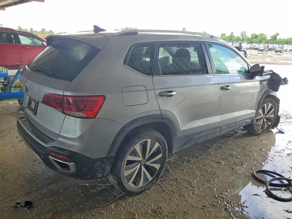 56506796 :رقم المزاد ، 3VVSX7B21RM018675 vin ، 2024 Volkswagen Taos مزاد بيع