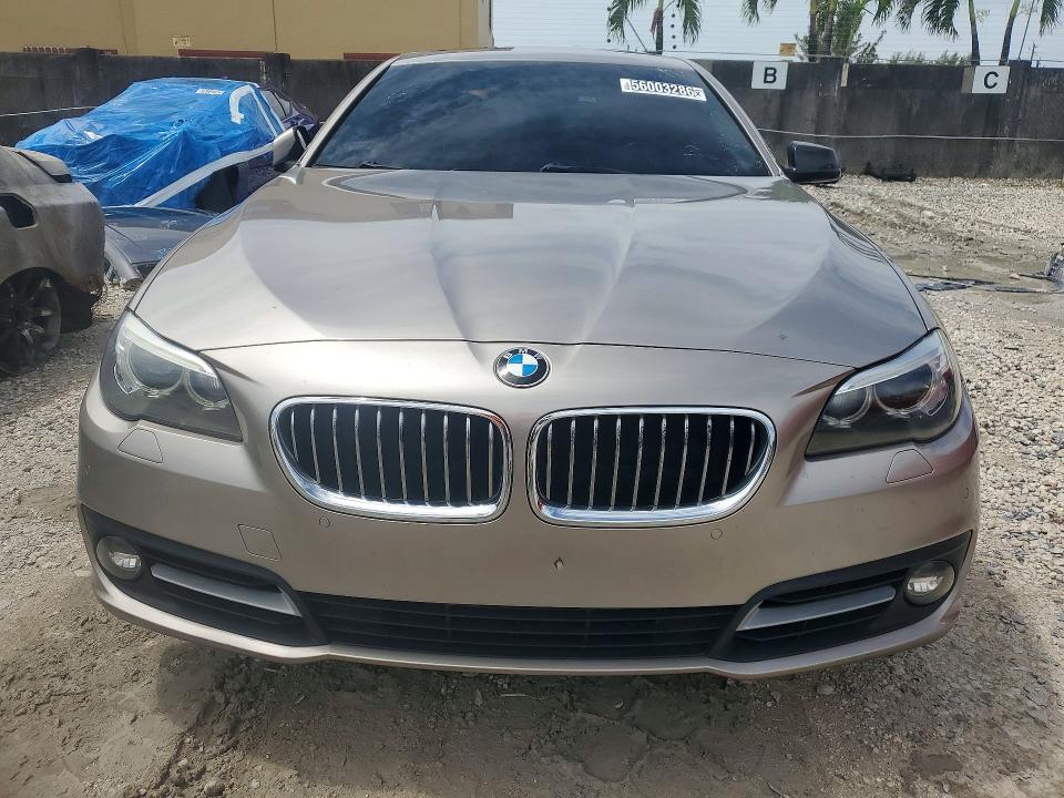 56003286 :رقم المزاد ، WBA5A5C53FD522014 vin ، 2015 Bmw 528 مزاد بيع