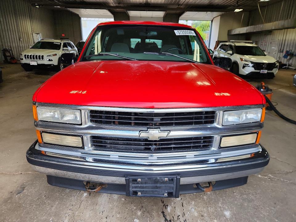 1997 Chevrolet Suburban მანქანა იყიდება აუქციონზე, vin: 1GNFK16RXVJ364113, აუქციონის ნომერი: 57200586