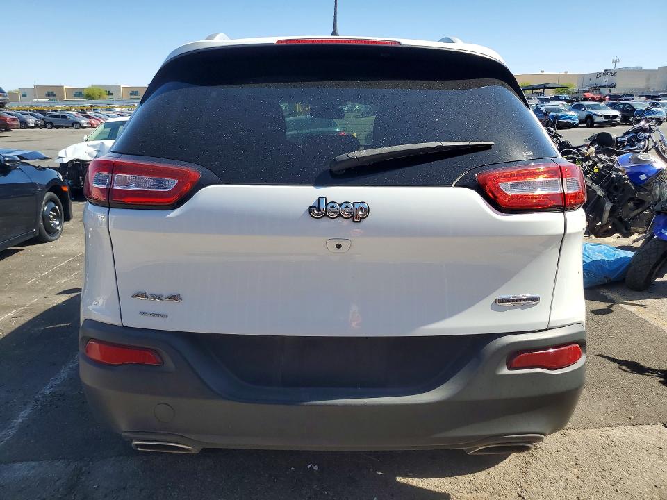 56314636 :رقم المزاد ، 1C4PJMCS0HW513712 vin ، 2017 Jeep Cherokee مزاد بيع