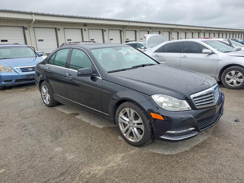 2013 Mercedes-benz C მანქანა იყიდება აუქციონზე, vin: WDDGF8AB5DR244732, აუქციონის ნომერი: 56498186