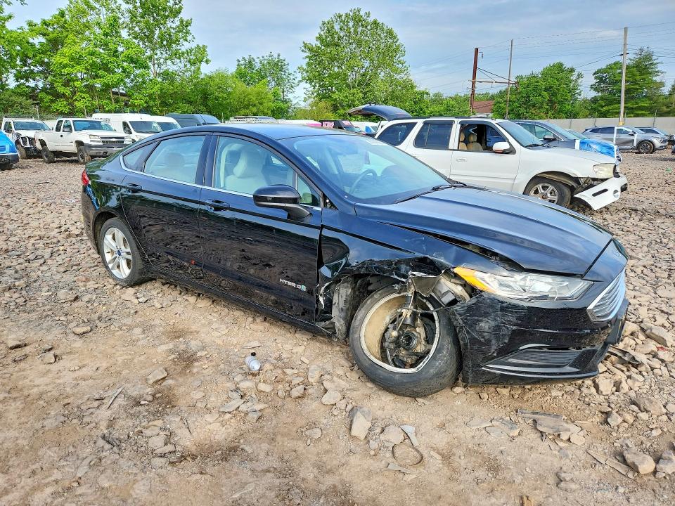 56004396 :رقم المزاد ، 3FA6P0UUXJR101055 vin ، 2018 Ford Fusion مزاد بيع