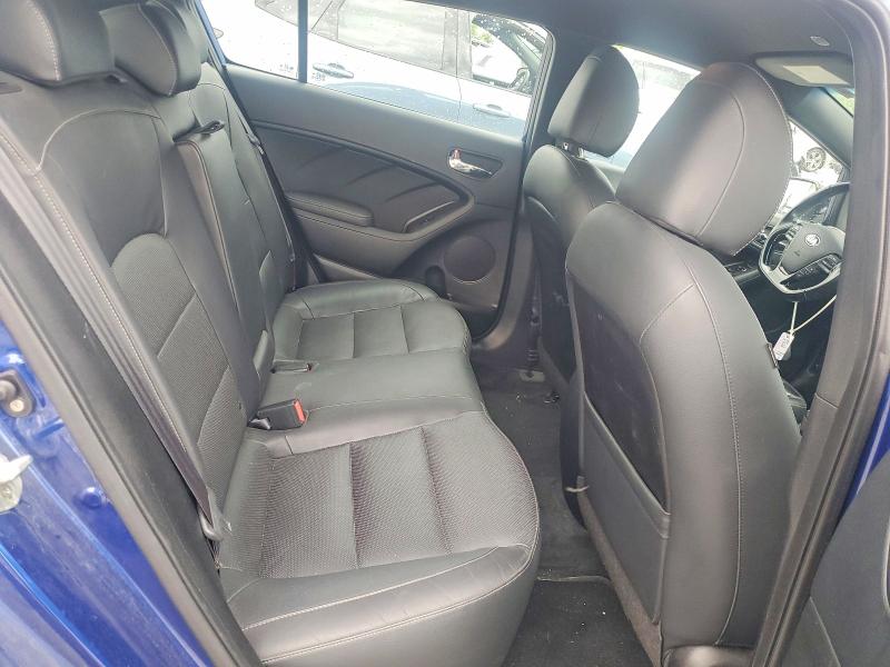 56076796 :رقم المزاد ، 3KPFN5A37HE112296 vin ، 2017 Kia Forte5 مزاد بيع