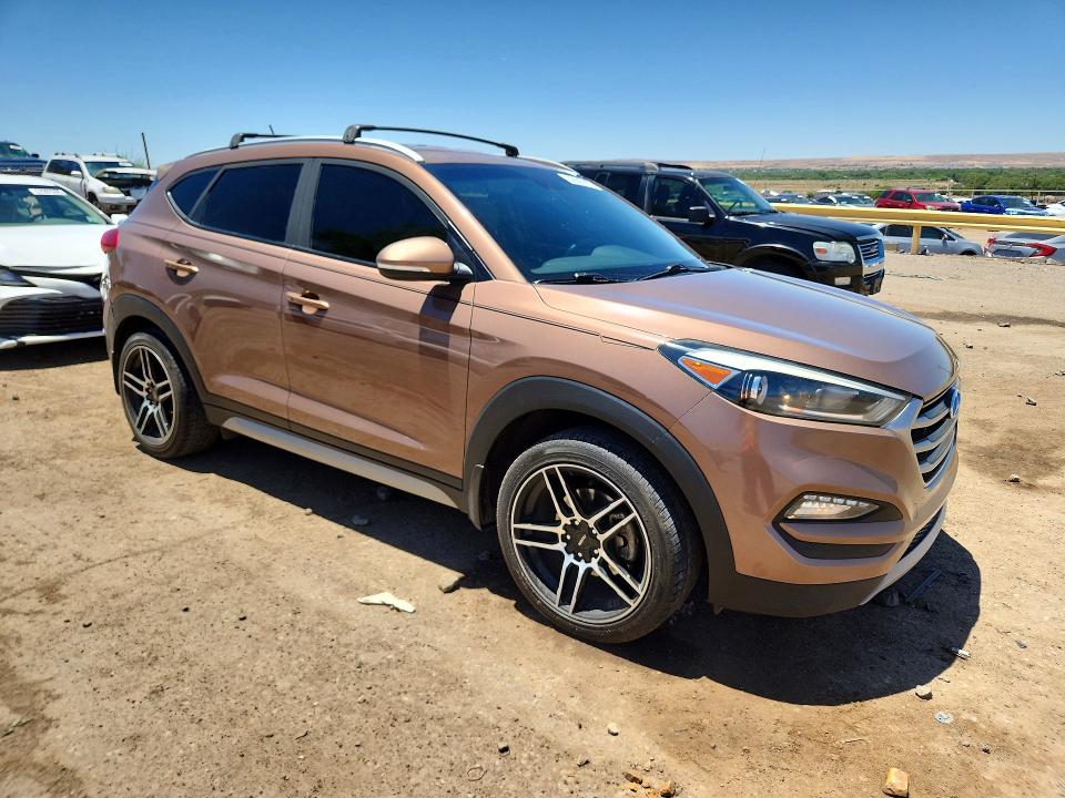 56685826 :رقم المزاد ، KM8J3CA2XHU314235 vin ، 2017 Hyundai Tucson مزاد بيع