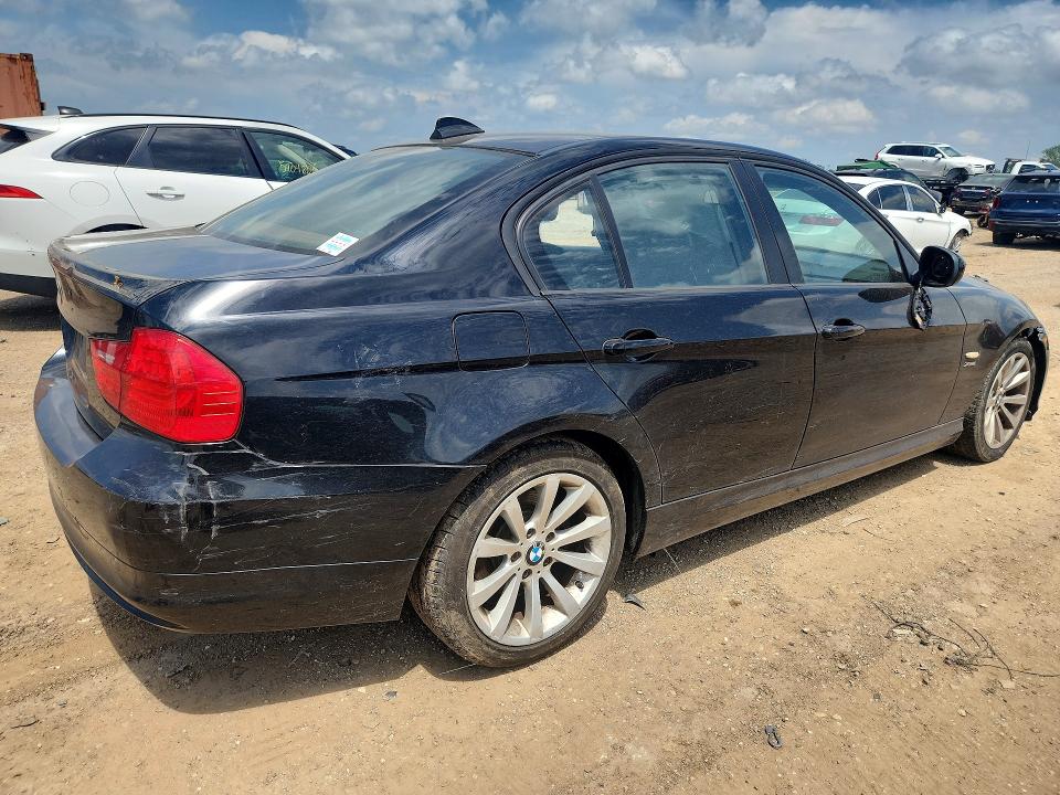 59141086 :رقم المزاد ، WBAPK7C56BA464090 vin ، 2011 Bmw 328 مزاد بيع