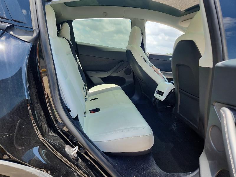 2024 Tesla Model Y მანქანა იყიდება აუქციონზე, vin: 7SAYGDEDXRF103672, აუქციონის ნომერი: 57854956