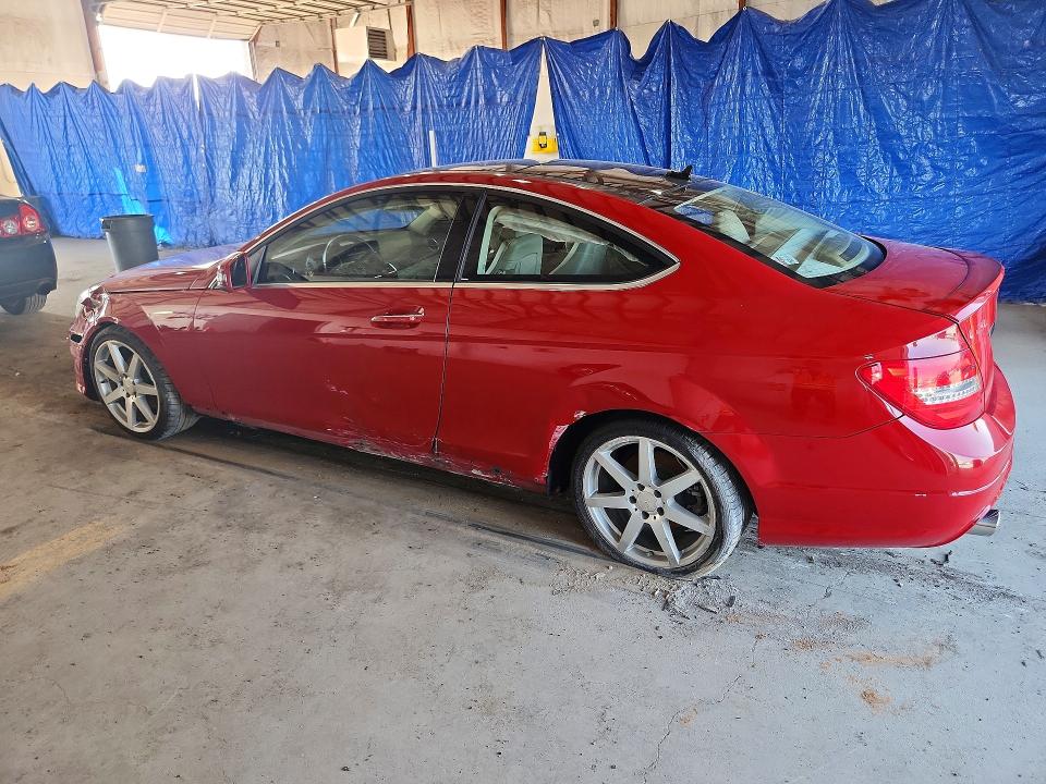 Продаж на аукціоні авто 2012 Mercedes-benz C, vin: WDDGJ4HB5CF925504, номер лоту: 58334286
