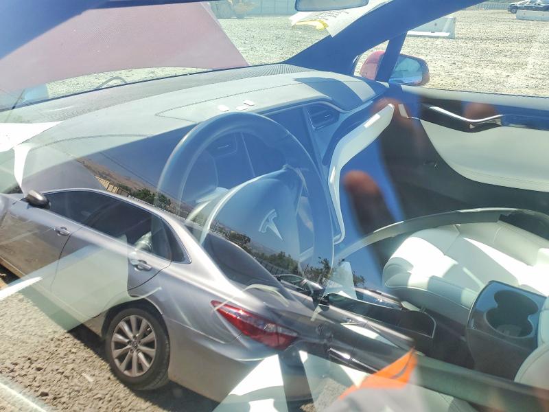 56098256 :رقم المزاد ، 5YJXCAE22KF162402 vin ، 2019 Tesla Model X مزاد بيع