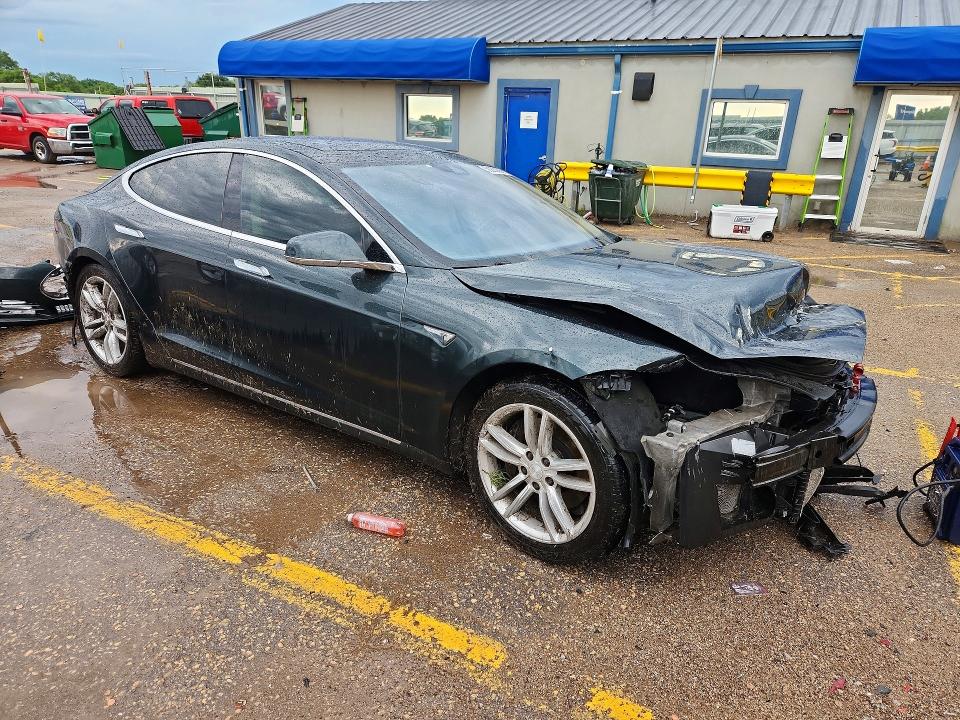 Продажа на аукционе авто 2014 Tesla Model S, vin: 5YJSA1H1XEFP56887, номер лота: 58220806