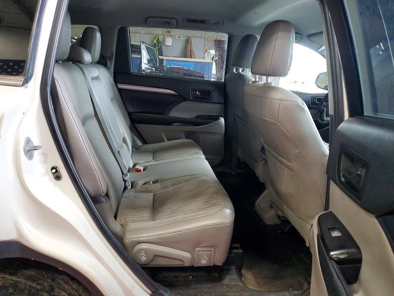 Продажа на аукционе авто 2019 Toyota Highlander, vin: 5TDBZRFH2KS996496, номер лота: 57937916