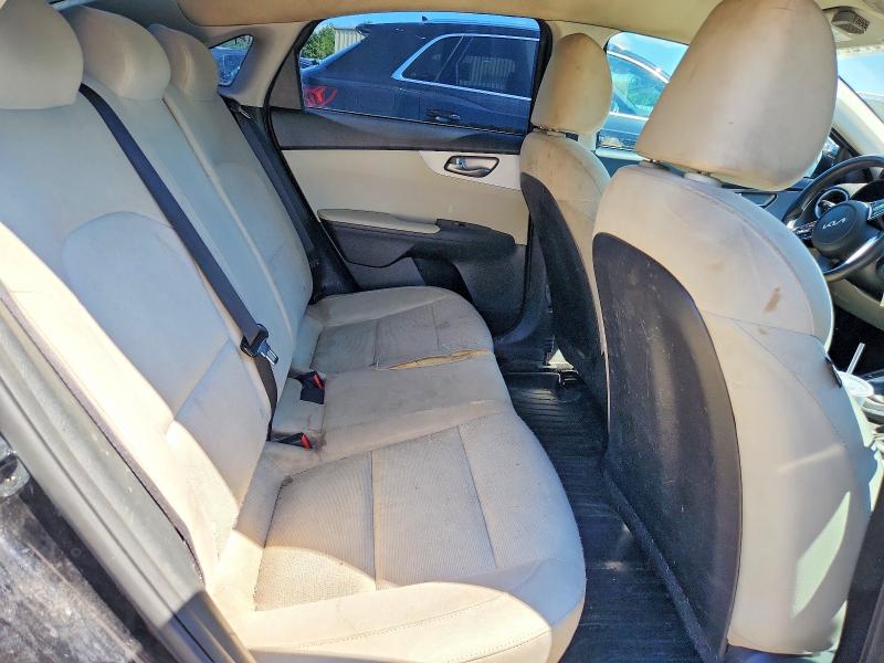 2022 Kia Forte მანქანა იყიდება აუქციონზე, vin: 3KPF24AD3NE465593, აუქციონის ნომერი: 57675336