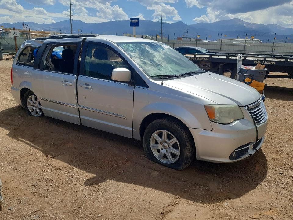 2011 Chrysler Town & Country მანქანა იყიდება აუქციონზე, vin: 2A4RR5DG9BR720028, აუქციონის ნომერი: 55217436