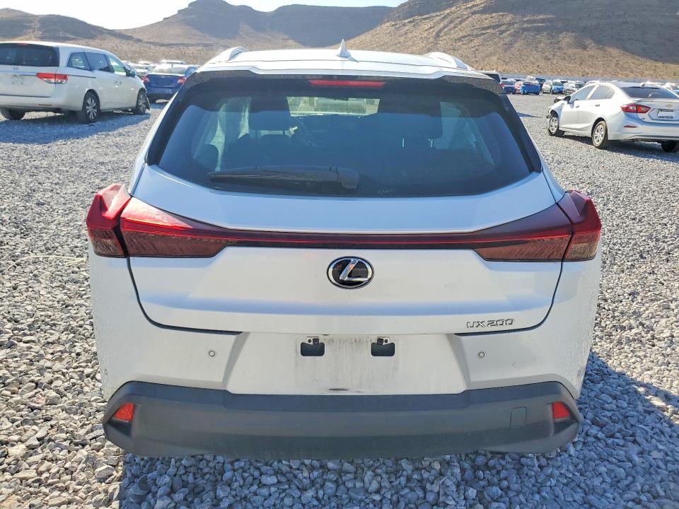 56313656 :رقم المزاد ، JTHX3JBH0N2052690 vin ، 2022 Lexus Ux 200 مزاد بيع