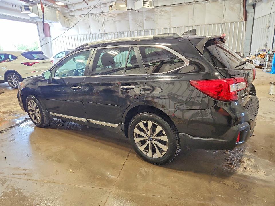 55416186 :رقم المزاد ، 4S4BSATC1J3210133 vin ، 2018 Subaru Outback مزاد بيع
