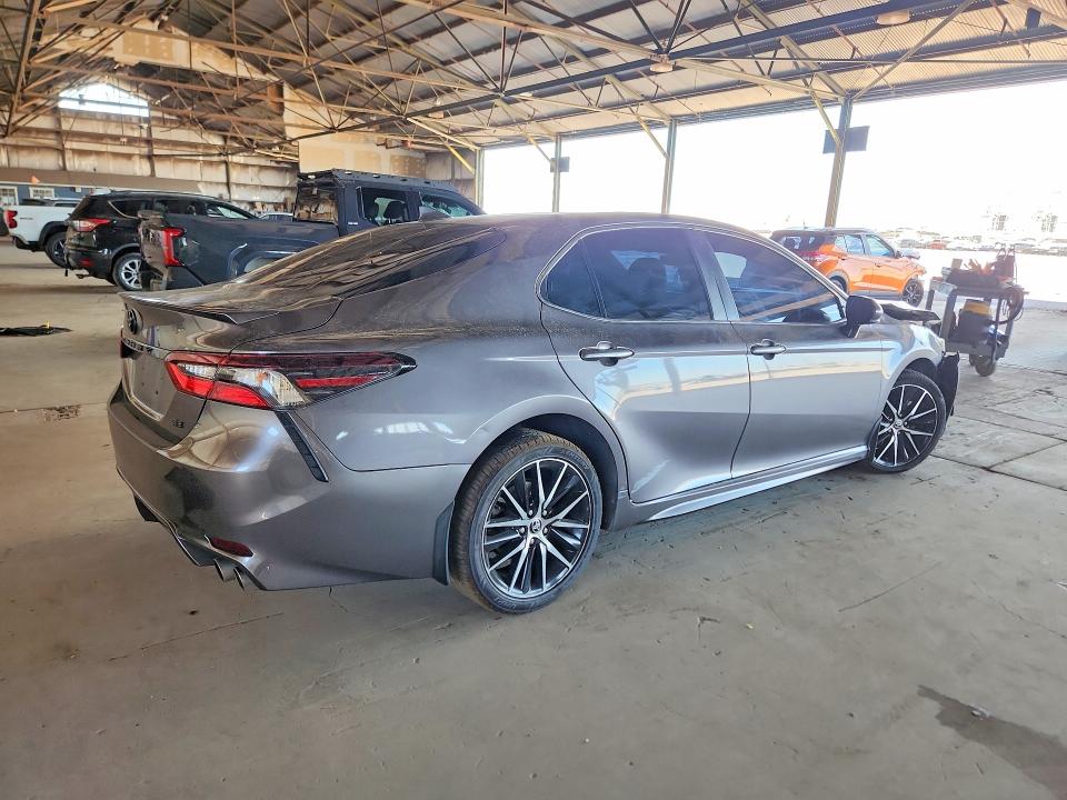 Продажа на аукционе авто 2022 Toyota Camry, vin: 4T1G11AK7NU631258, номер лота: 58938256