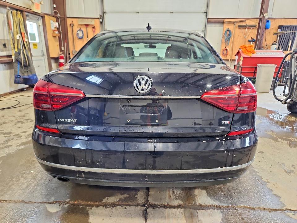 Продажа на аукционе авто 2017 Volkswagen Passat, vin: 1VWBT7A30HC042810, номер лота: 54970996