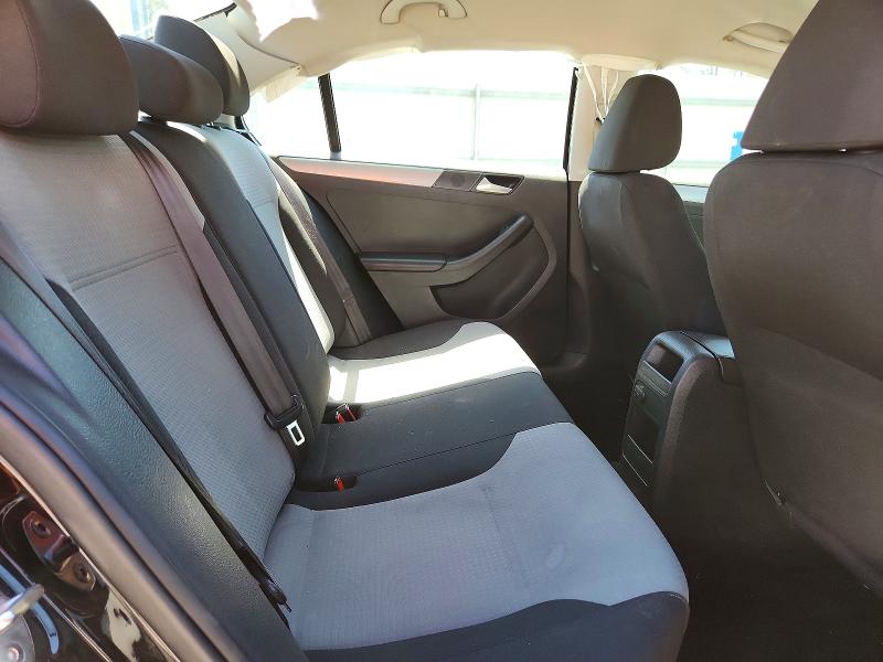 55988736 :رقم المزاد ، 3VW167AJ0HM342153 vin ، 2017 Volkswagen Jetta مزاد بيع