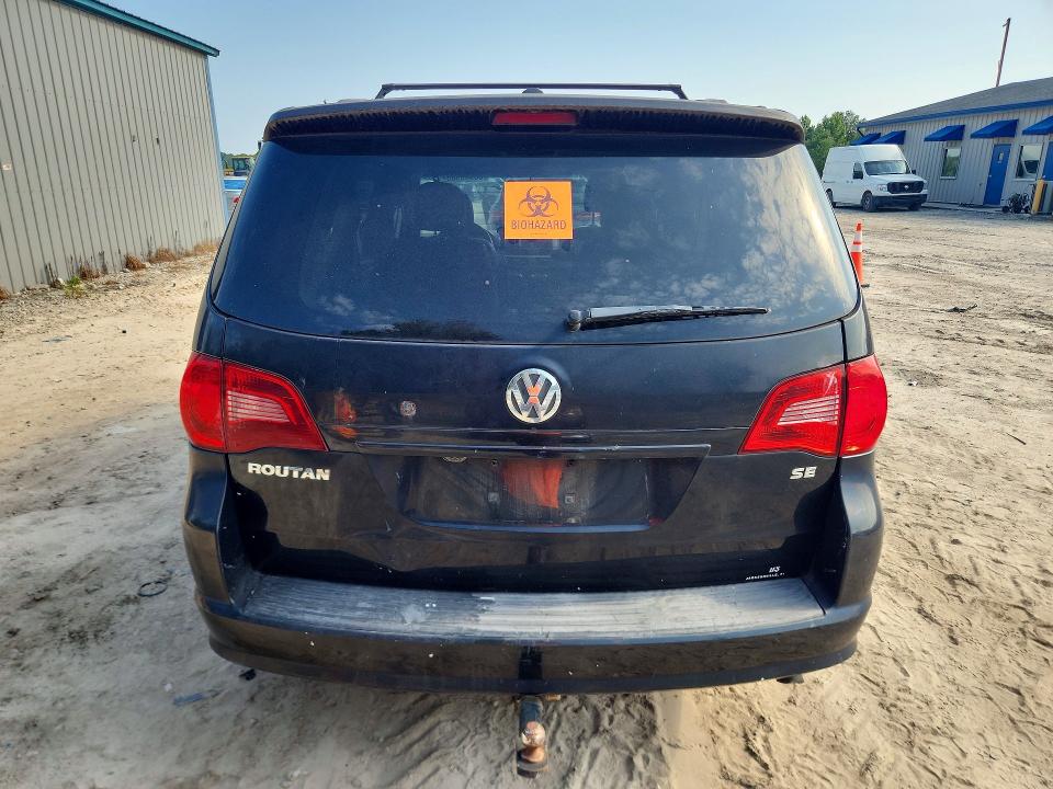 2011 Volkswagen Routan მანქანა იყიდება აუქციონზე, vin: 2V4RW3DG8BR717680, აუქციონის ნომერი: 85988505