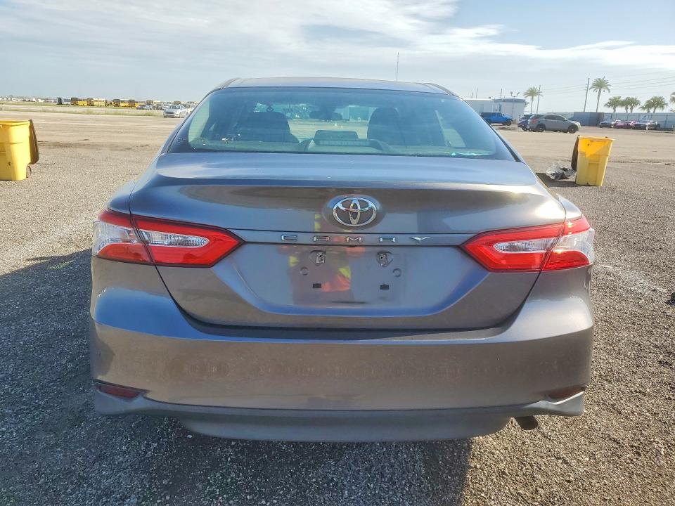 Продажа на аукционе авто 2018 Toyota Camry, vin: 4T1B11HK4JU565150, номер лота: 58319036