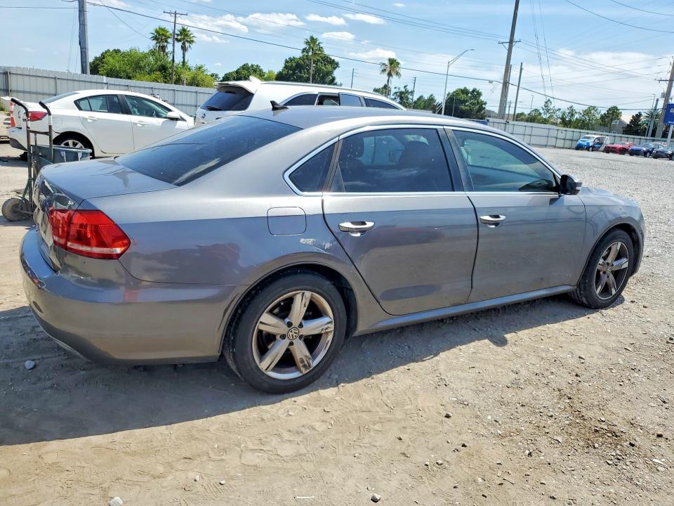 56440356 :رقم المزاد ، 1VWBH7A33DC129189 vin ، 2013 Volkswagen Passat مزاد بيع