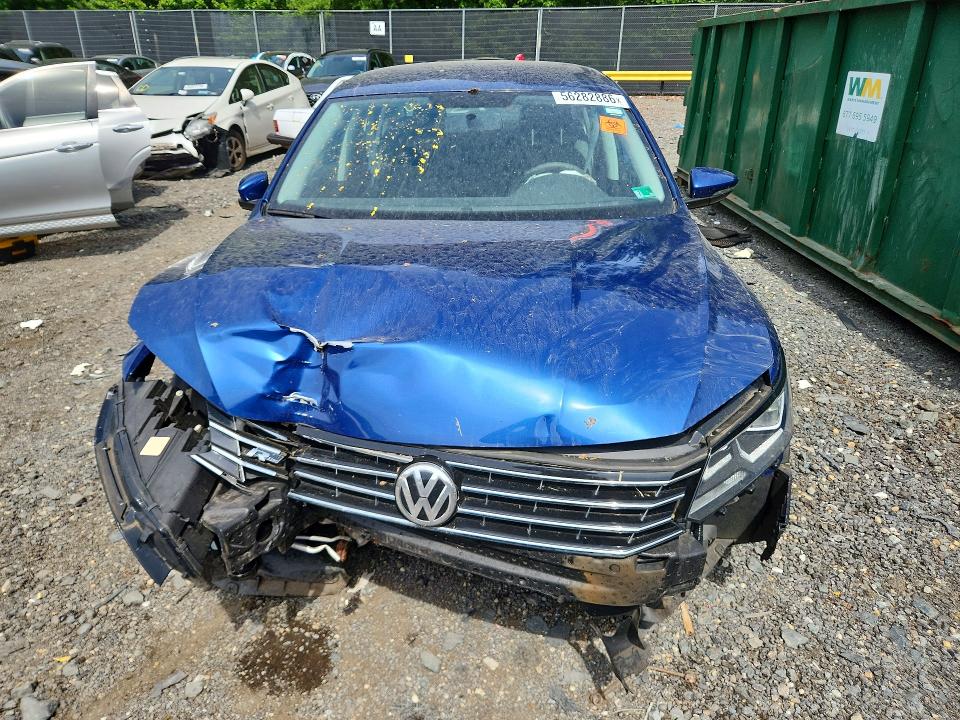 56282886 :رقم المزاد ، 1VWDT7A32HC045779 vin ، 2017 Volkswagen Passat مزاد بيع