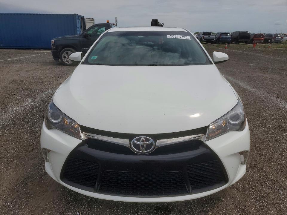 56371726 :رقم المزاد ، 4T1BF1FK1GU213415 vin ، 2016 Toyota Camry مزاد بيع