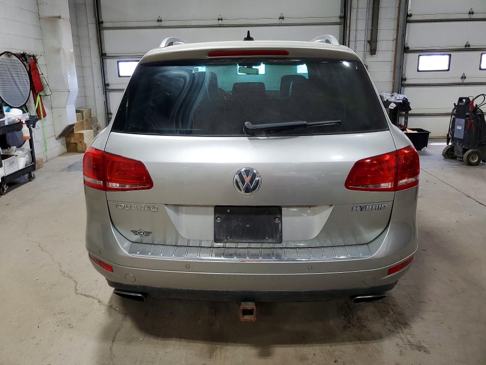 2011 Volkswagen Touareg მანქანა იყიდება აუქციონზე, vin: WVGFG9BP1BD004991, აუქციონის ნომერი: 55890886