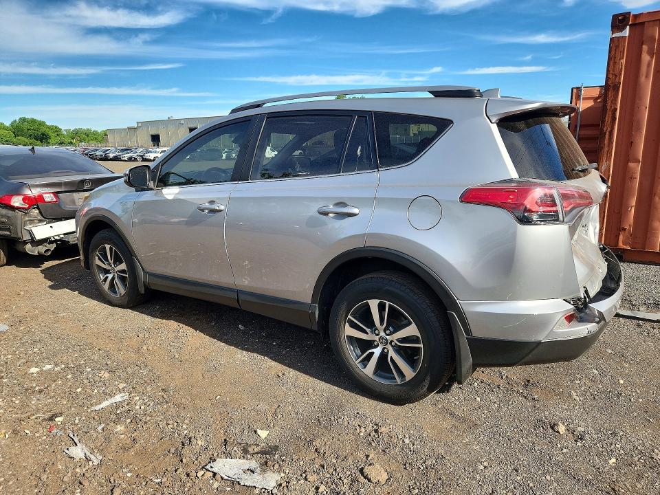 2018 Toyota Rav4 Se Awd მანქანა იყიდება აუქციონზე, vin: JTMRFREV7JJ246215, აუქციონის ნომერი: 57693336
