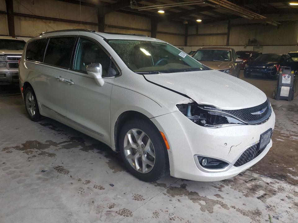 Продажа на аукционе авто 2017 Chrysler Pacifica, vin: 2C4RC1GG3HR560586, номер лота: 55930396
