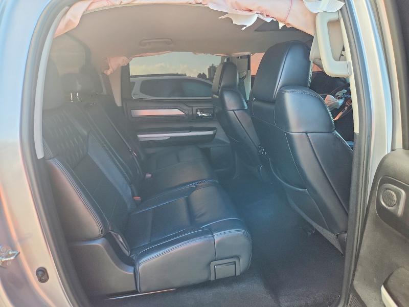 Продажа на аукционе авто 2019 Toyota Tundra, vin: 5TFGY5F18KX250603, номер лота: 55720116