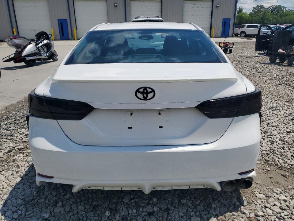 59110996 :رقم المزاد ، 4T1B11HK4JU036992 vin ، 2018 Toyota Camry مزاد بيع