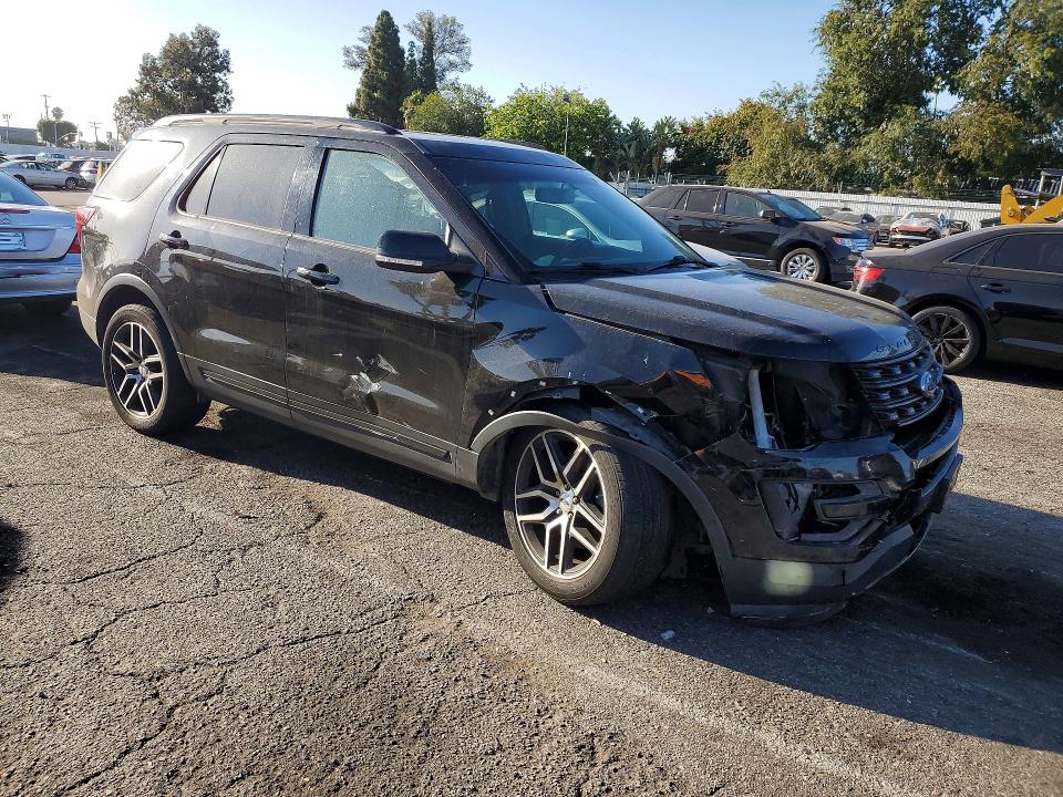 56243006 :رقم المزاد ، 1FM5K8GT4HGC55697 vin ، 2017 Ford Explorer مزاد بيع