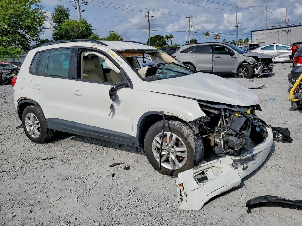 2017 Volkswagen Tiguan მანქანა იყიდება აუქციონზე, vin: WVGAV7AX5HK034408, აუქციონის ნომერი: 56621516