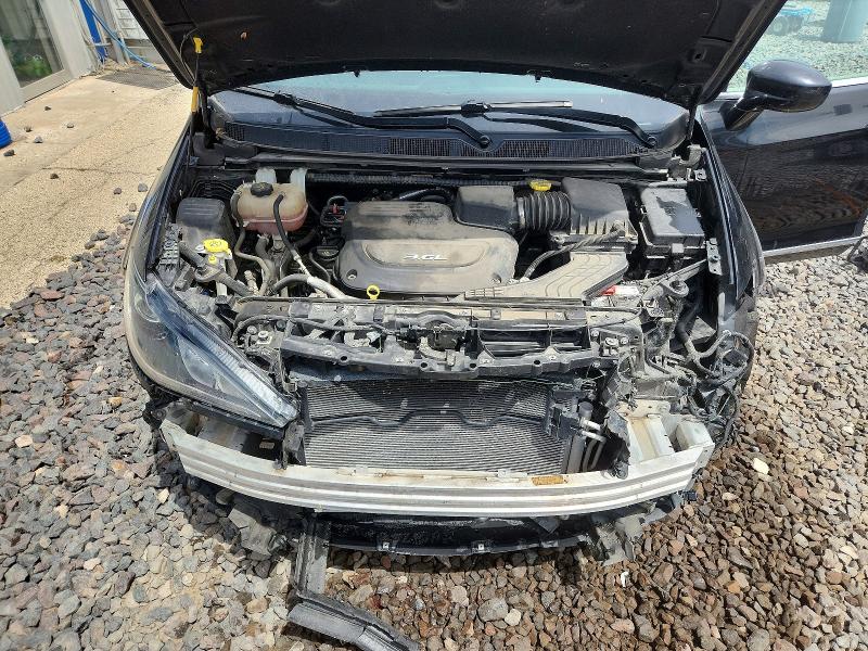 55818256 :رقم المزاد ، 2C4RC1BG8JR290865 vin ، 2018 Chrysler Pacifica مزاد بيع