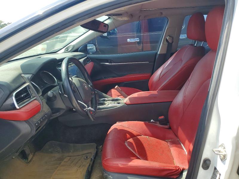 58394116 :رقم المزاد ، 4T1B61HK2JU081351 vin ، 2018 Toyota Camry مزاد بيع