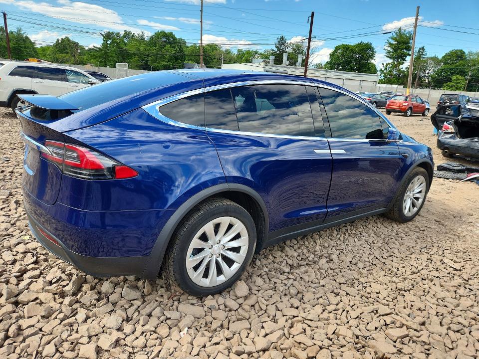 Продаж на аукціоні авто 2017 Tesla Model X, vin: 5YJXCBE20HF057677, номер лоту: 58058466