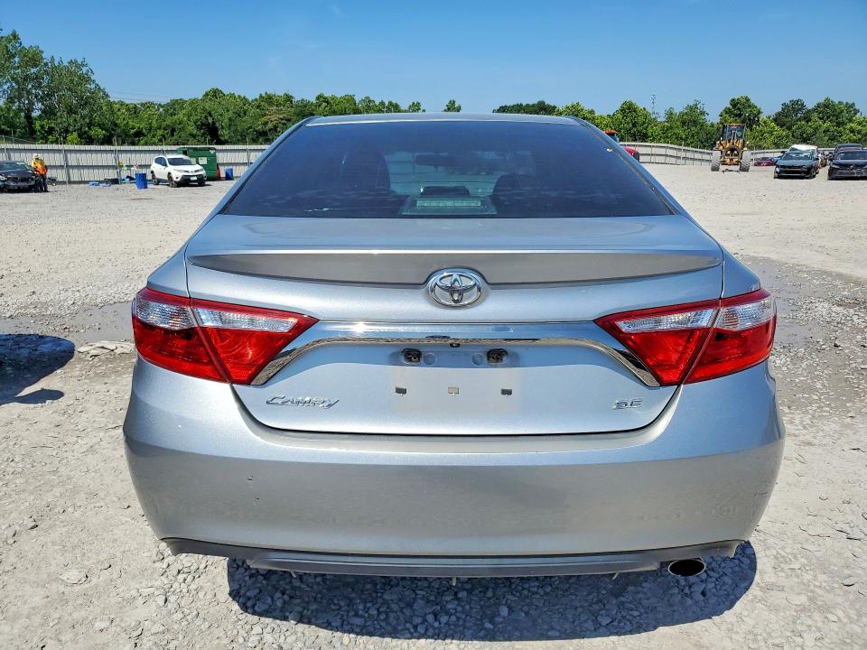55734096 :رقم المزاد ، 4T1BF1FK7FU483456 vin ، 2015 Toyota Camry مزاد بيع