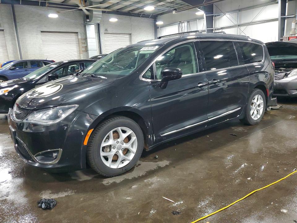 Продажа на аукционе авто 2017 Chrysler Pacifica, vin: 2C4RC1EG6HR679493, номер лота: 55763136