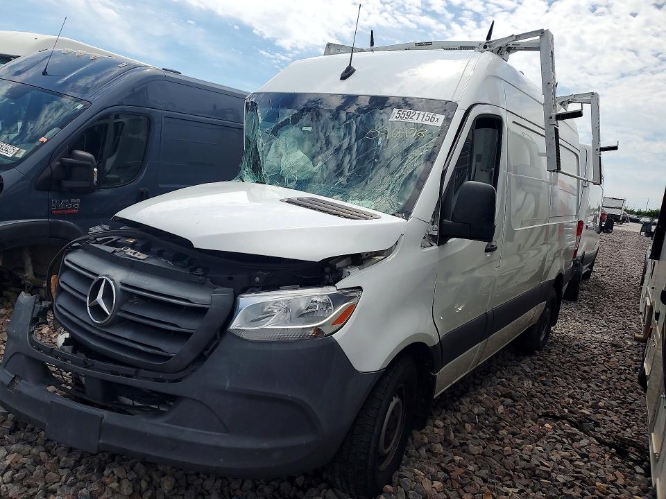 55921156 :رقم المزاد ، W1Y4DBHY7NT096478 vin ، 2022 Mercedes-benz Sprinter مزاد بيع