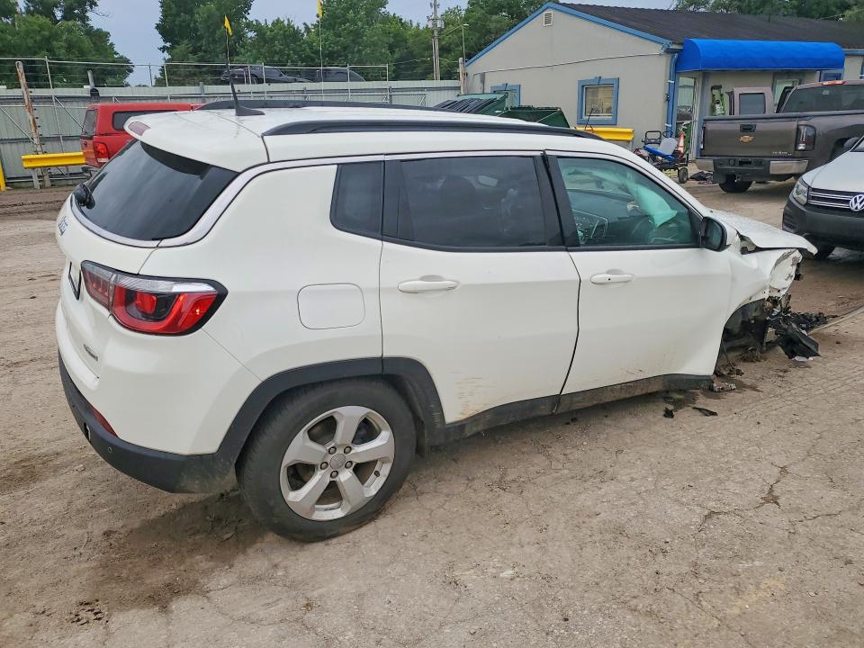 58534626 :رقم المزاد ، 3C4NJDBBXJT392367 vin ، 2018 Jeep Compass مزاد بيع