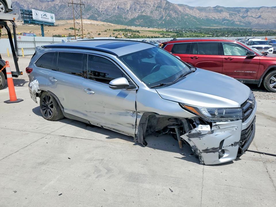 Продаж на аукціоні авто 2019 Toyota Highlander, vin: 5TDJZRFH1KS609996, номер лоту: 55649396