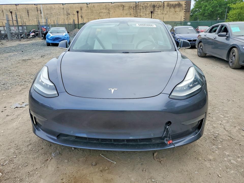 58085666 :رقم المزاد ، 5YJ3E1EA5KF407662 vin ، 2019 Tesla 3 مزاد بيع