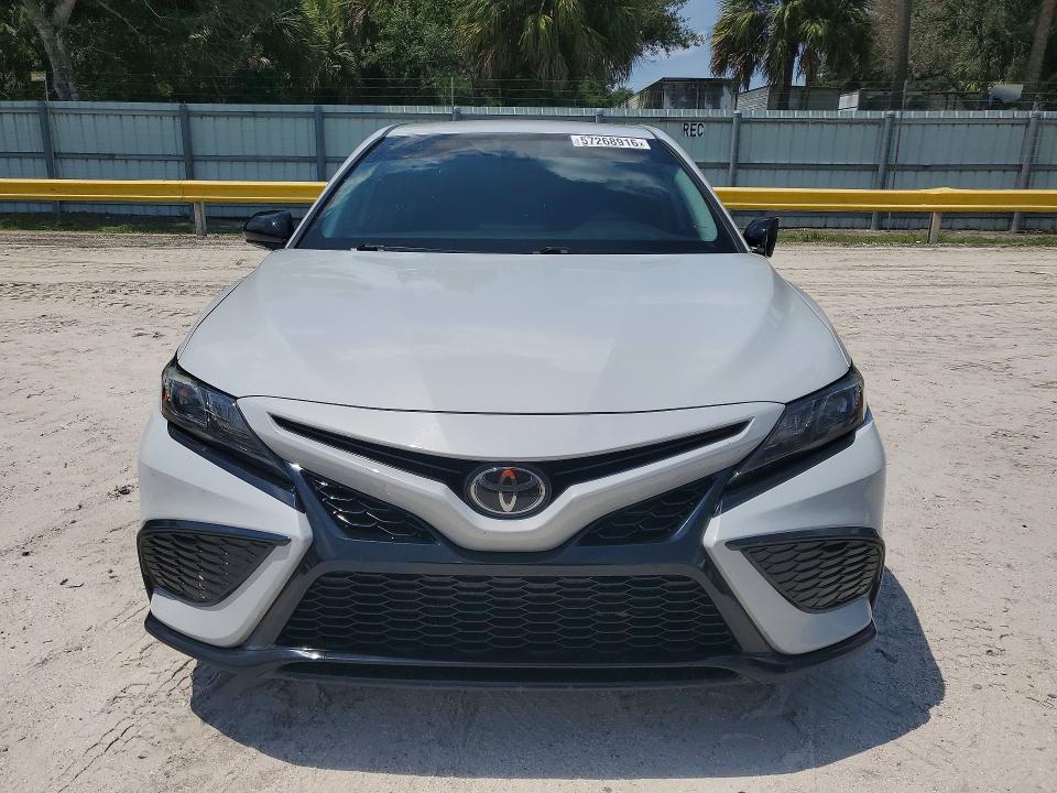 2022 Toyota Camry მანქანა იყიდება აუქციონზე, vin: 4T1G11AK8NU043997, აუქციონის ნომერი: 57268916