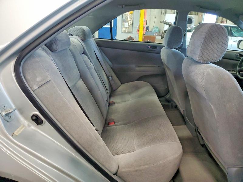 57215976 :رقم المزاد ، 4T1BE32K82U076907 vin ، 2002 Toyota Camry مزاد بيع