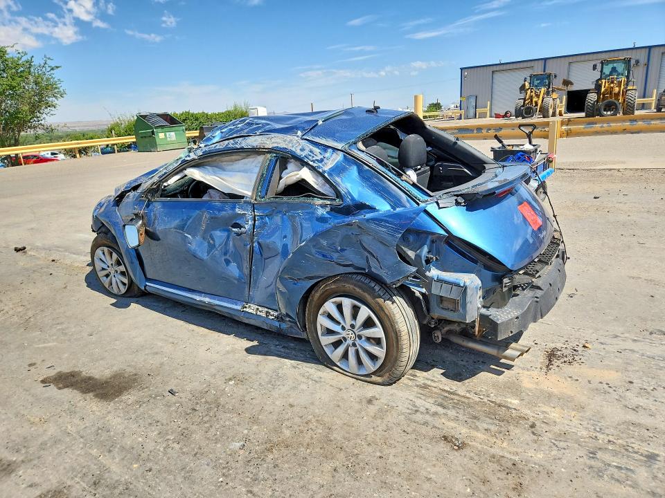 2019 Volkswagen Beetle მანქანა იყიდება აუქციონზე, vin: 3VWFD7AT7KM708968, აუქციონის ნომერი: 58407116