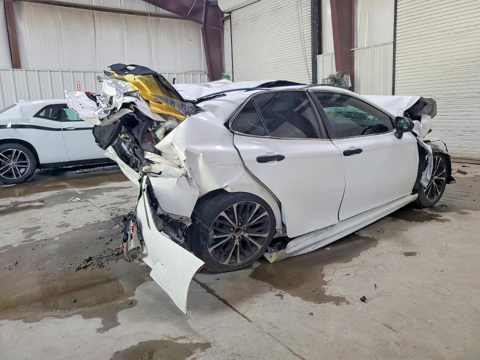56228346 :رقم المزاد ، 4T1B11HK8KU173466 vin ، 2019 Toyota Camry مزاد بيع