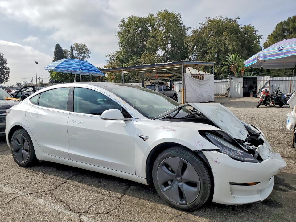 57927916 :رقم المزاد ، 5YJ3E1EA3LF660092 vin ، 2020 Tesla Model 3 مزاد بيع